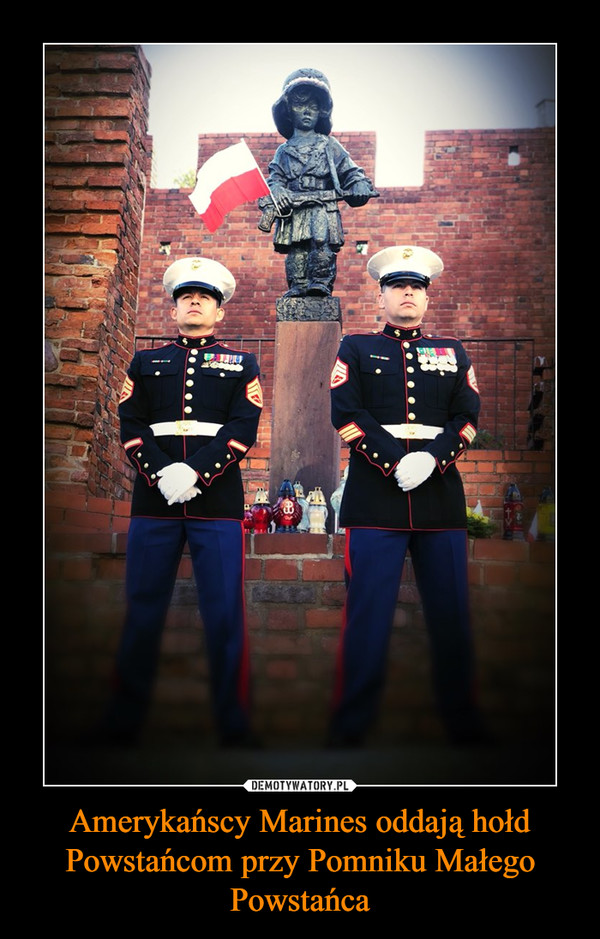 Amerykańscy Marines oddają hołd Powstańcom przy Pomniku Małego Powstańca