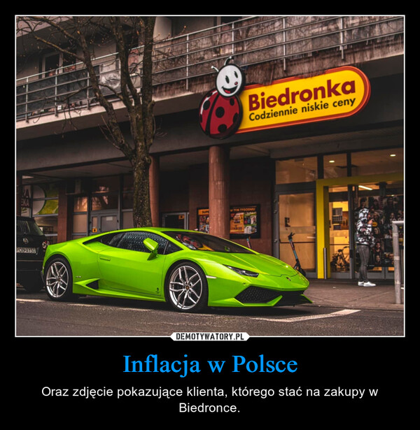 Inflacja w Polsce – Oraz zdjęcie pokazujące klienta, którego stać na zakupy w Biedronce. 